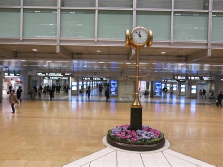 名古屋駅の金時計: 待ち合わせの定番スポットの歴史と魅力