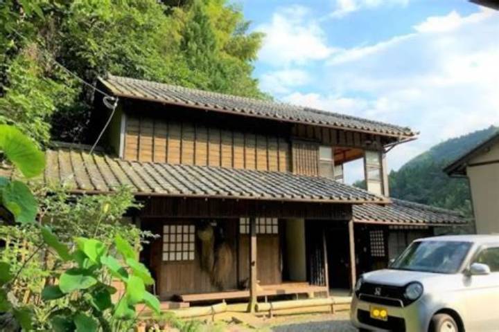 静岡・清水の隠れ里で五感を研ぎ澄ます「農家民宿 ぬくもり園ゆるり」の真価と極上の茶体験