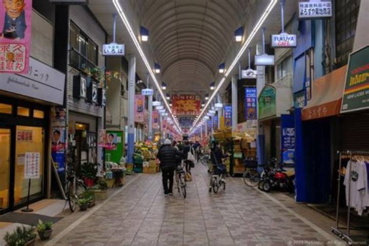 横浜橋通商店街完全ガイド|歴史ある下町市場の魅力と楽しみ方