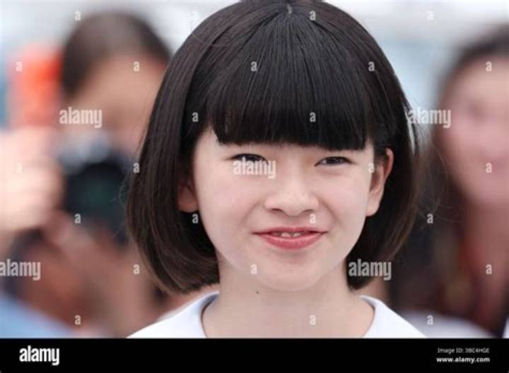 鈴木由衣の「顔」に魅了される理由：素顔の魅力からメディアでの表情、視覚的インパクトを徹底検証